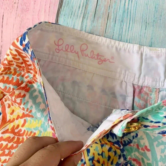Lilly Pulitzer the Callahan shorts - Picture 7 of 11